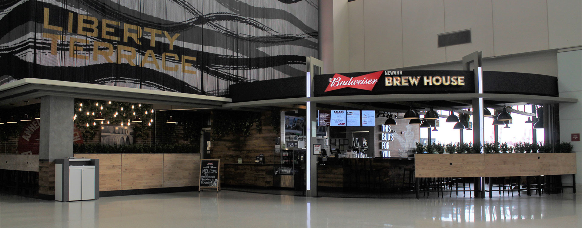 Budweiser Brew House – The Shops at EWR